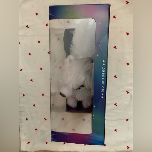 Elf on the Shelf Pets White Arctic Fox With Storybook - Picture 8 of 15